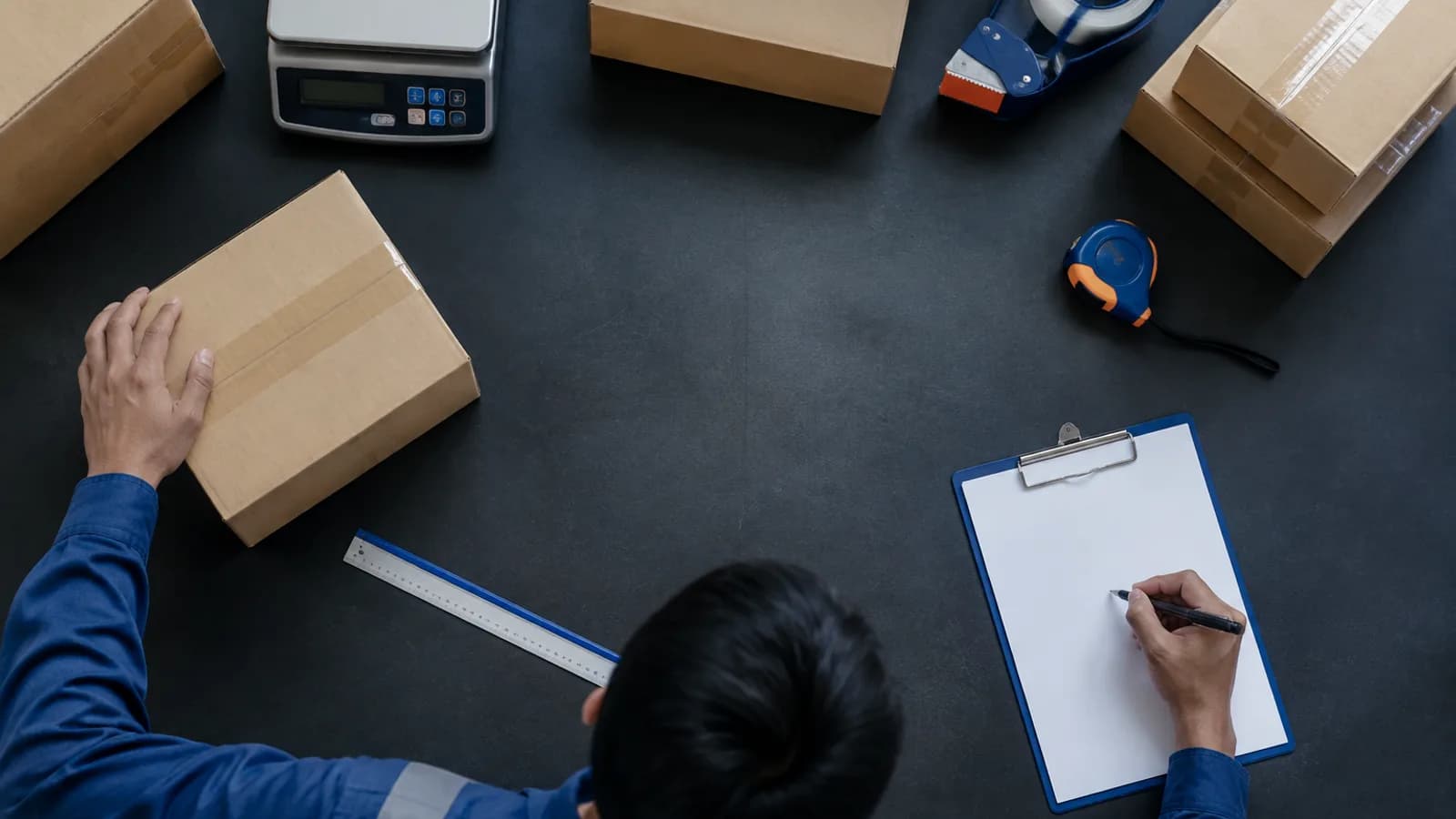 Planificación de cajas y datos para una primera cotización logística